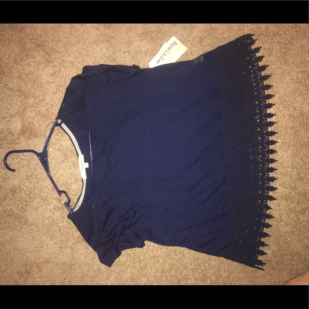 Super cute blouse!